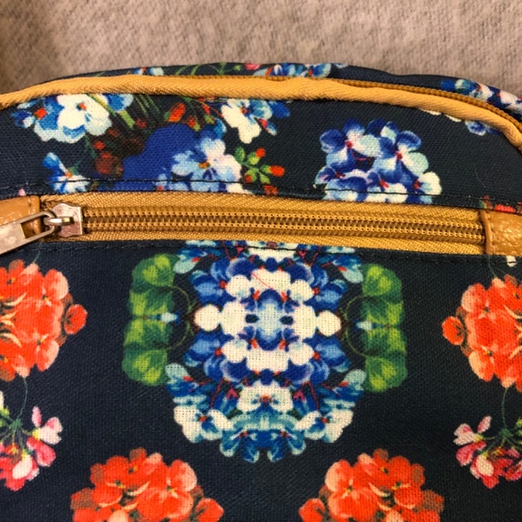 NWOT - Navy Floral Fanny Pack / Shoulder Bag - Picture 9 of 16